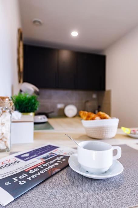 Joli Appartement, Le Bouchon Remois, Centre Ville ランス エクステリア 写真